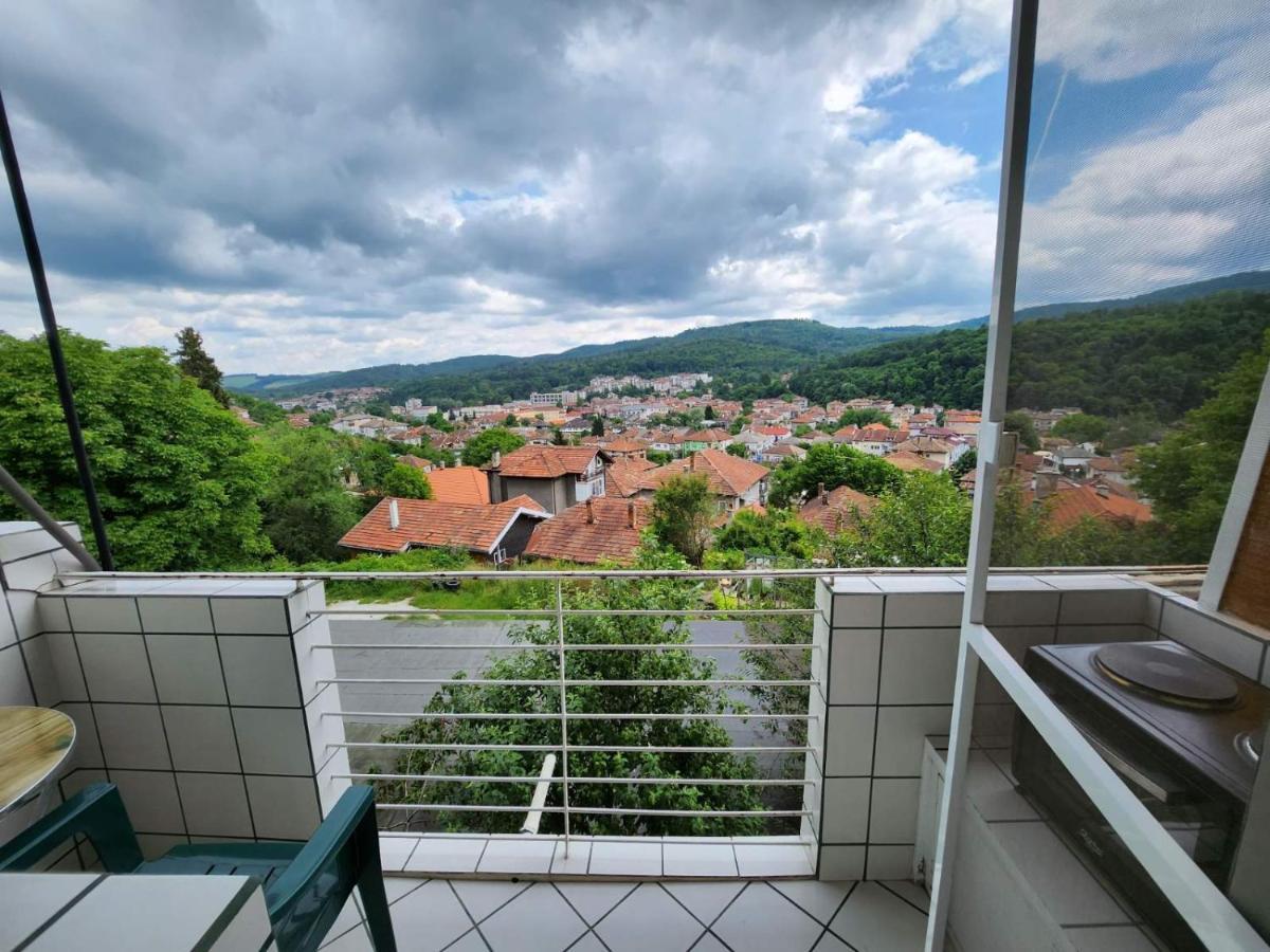 Апартамент Панорамна Гледка Tryavna Exterior photo